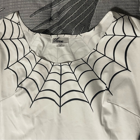 Black and White Vixen Mantrap Spiderweb tops! - Picture 9 of 9